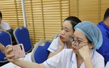 Ngắm những nữ hộ sinh xinh đẹp hiến máu trong ngày lễ tình nhân